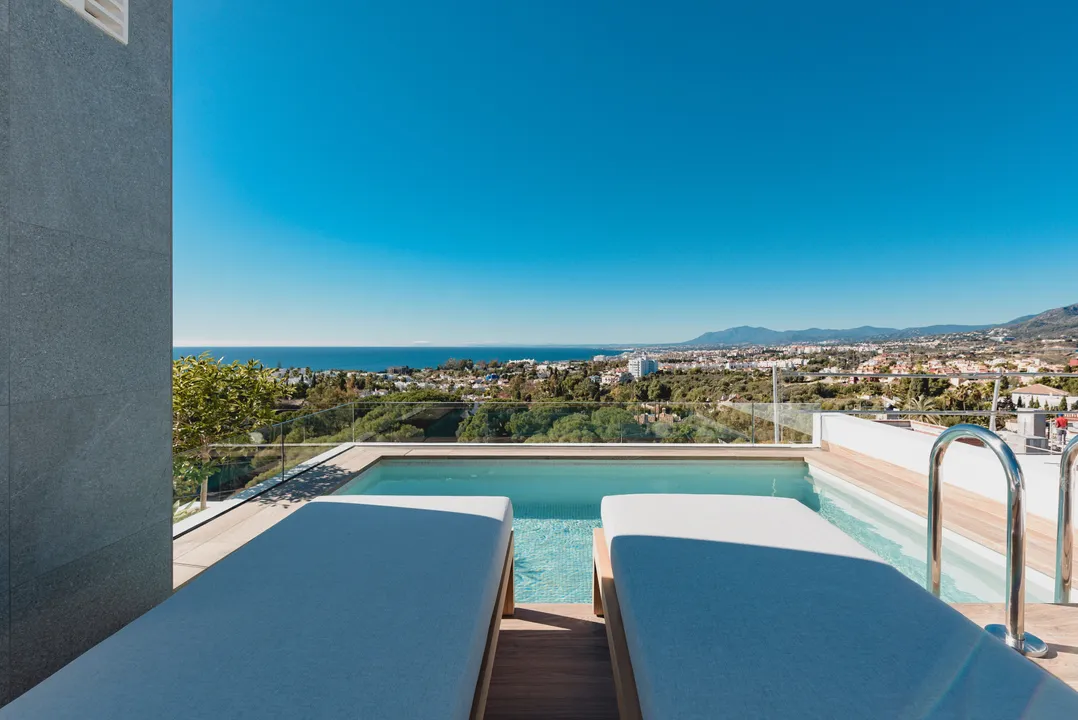 Exclusive Homes with Mediterranean Views image 2