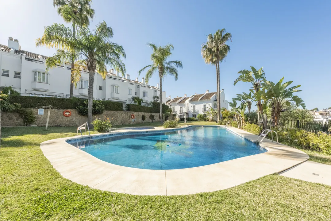 Casa Adosada de Lujo en Milla de Oro, Marbella image 3
