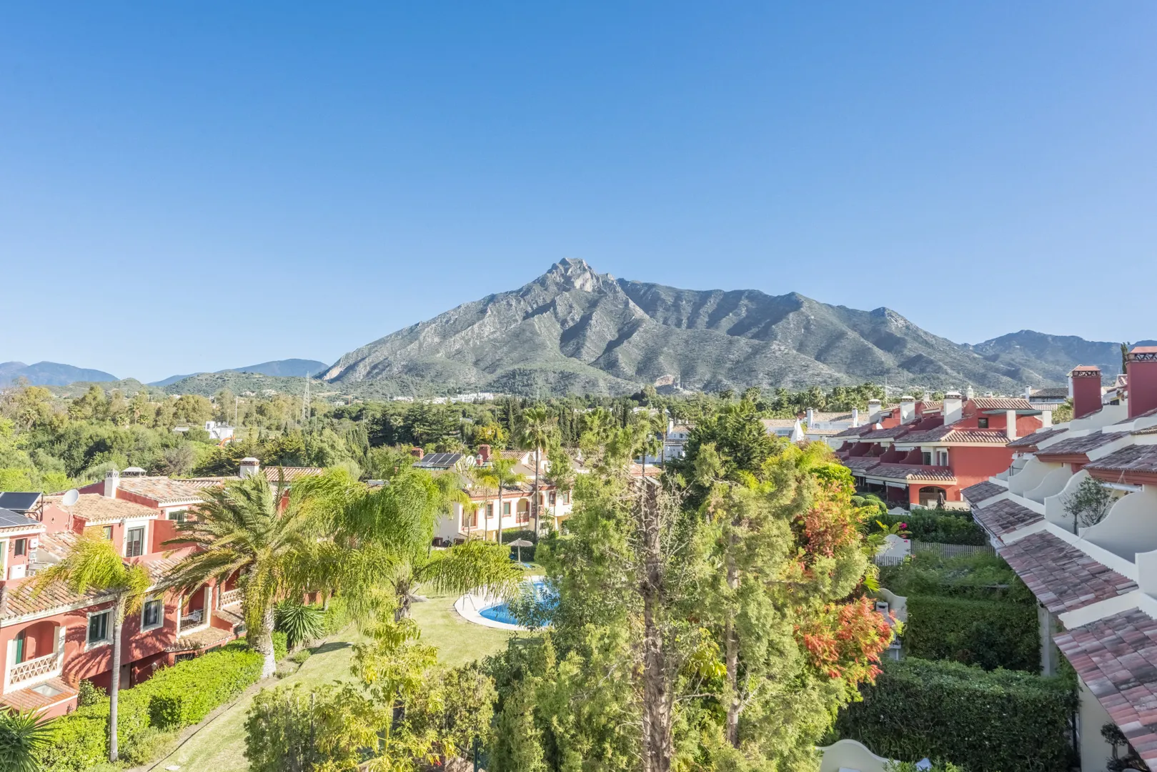 Luxury Townhouse in Golden Mile, Marbella