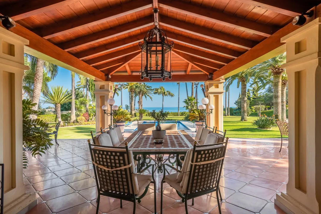 Luxury Mansion with Sea Views and Tennis Court in Guadalmina image 0