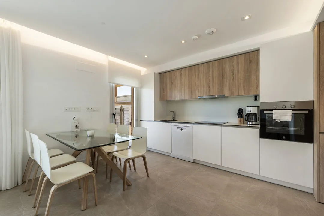 Exclusivo Apartamento de 3 Dormitorios con Jardín y Vistas al Golf image 3