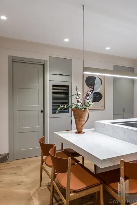 Luxury and Exclusivity Next to Retiro image 3