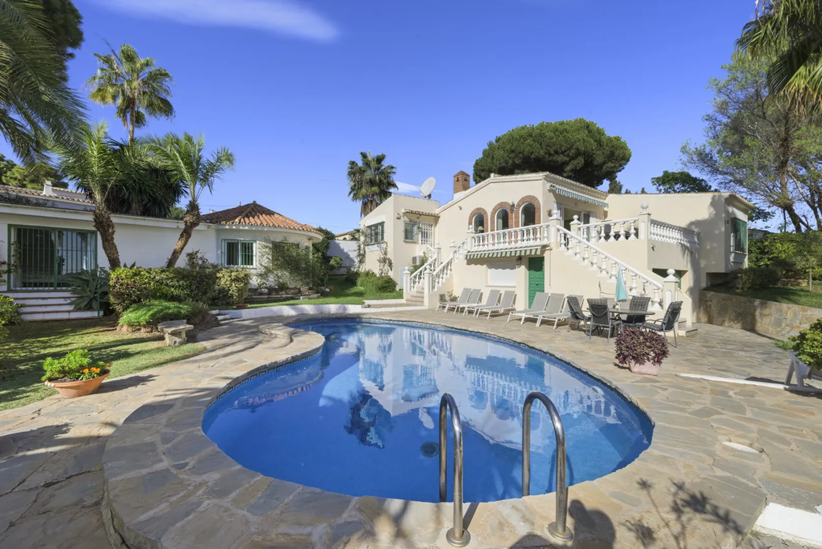 Villa de Lujo con Casa de Huéspedes en El Chaparral, Mijas Costa