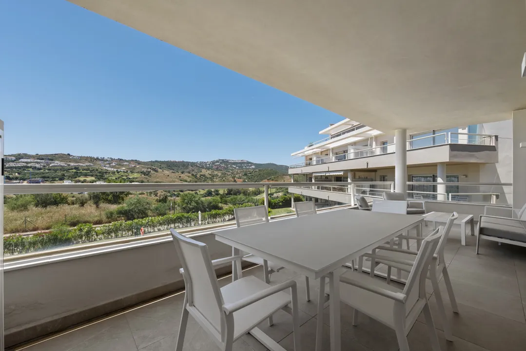 Exclusivo Apartamento Esquinero en La Cala Golf Resort image 2