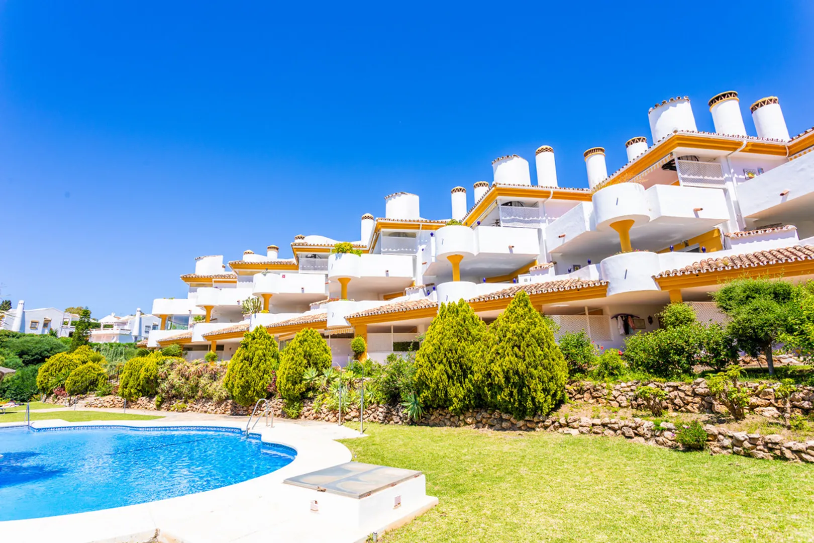 Exclusive Apartment on the Front Line of Golf with Mediterranean Views