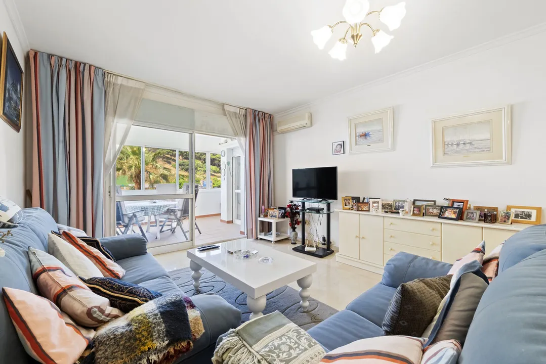 Spectacular Apartment on the Front Line of the Beach in El Castillo, Fuengirola image 2