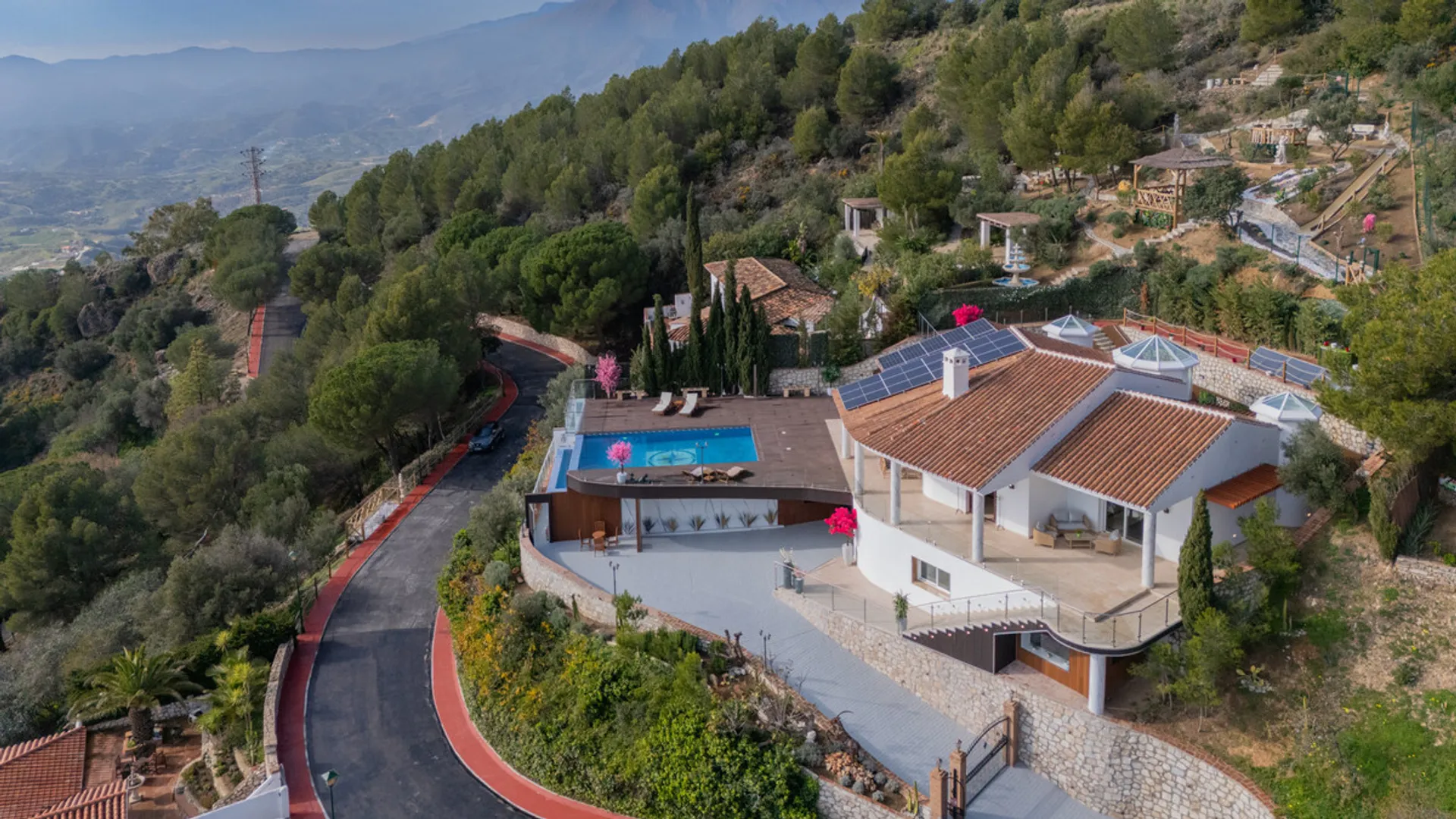 Villa de Lujo con Vistas Espectaculares en Alta Verde