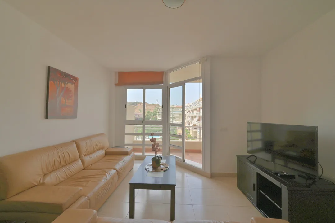 Amplio Apartamento de 3 Dormitorios en Mijas Golf image 1