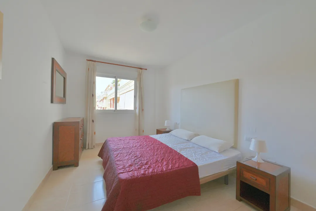 Amplio Apartamento de 3 Dormitorios en Mijas Golf image 3