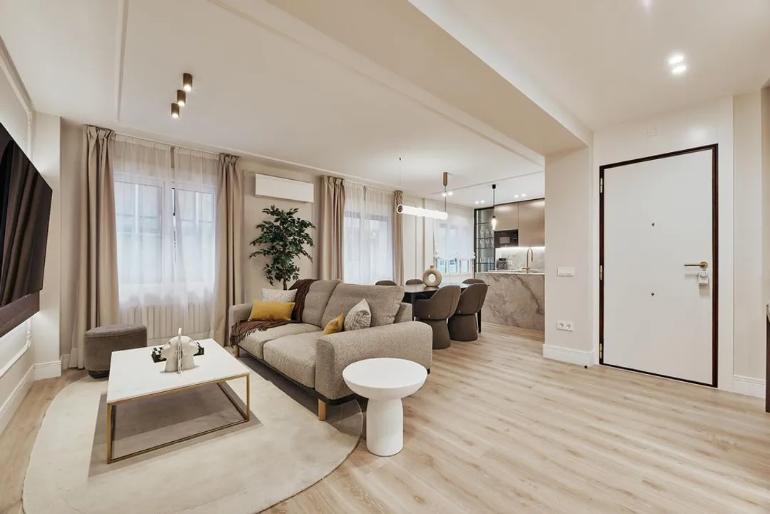 Naciones izq V image 0