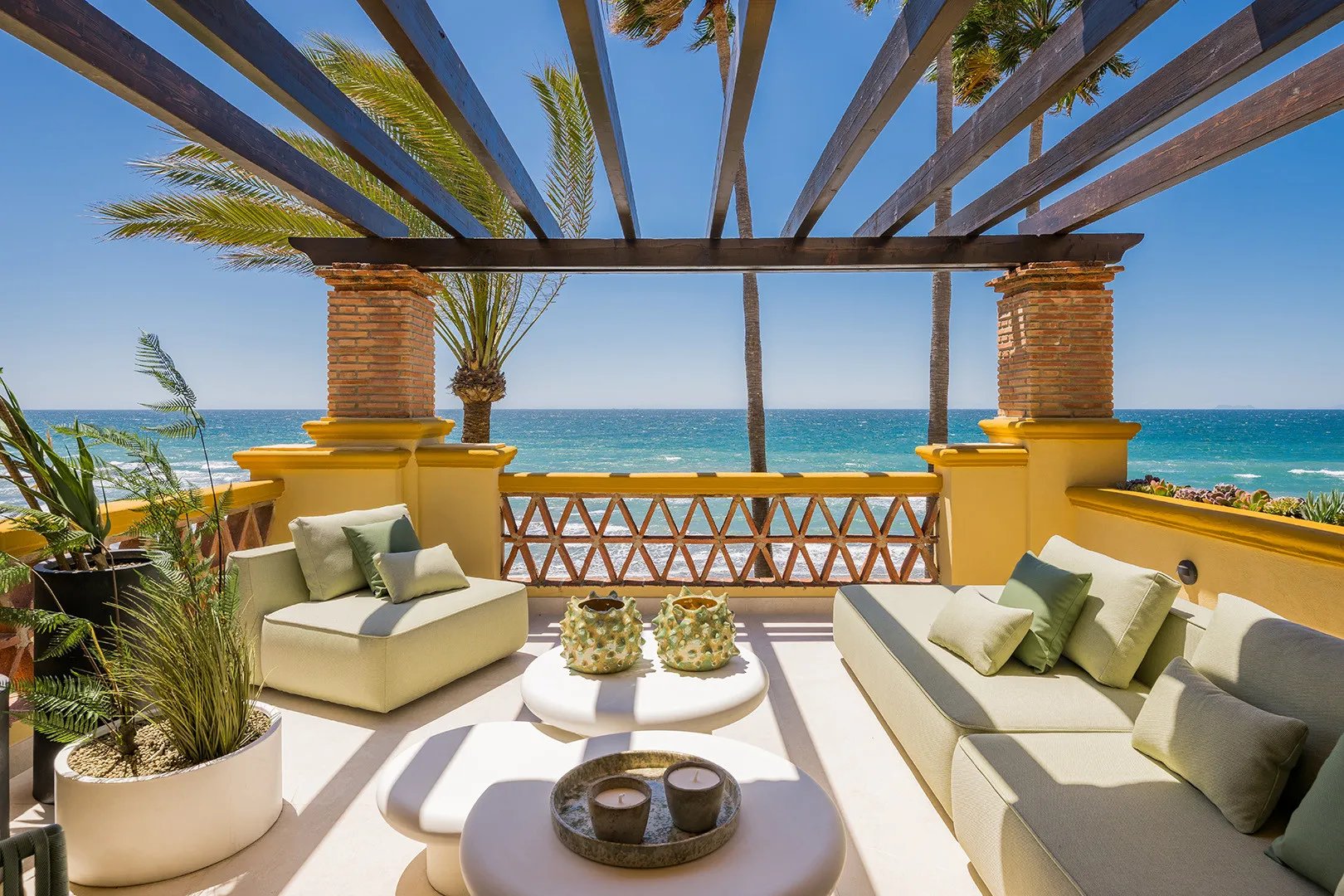 Exclusivo Apartamento Frente al Mar en Rio Real, Marbella