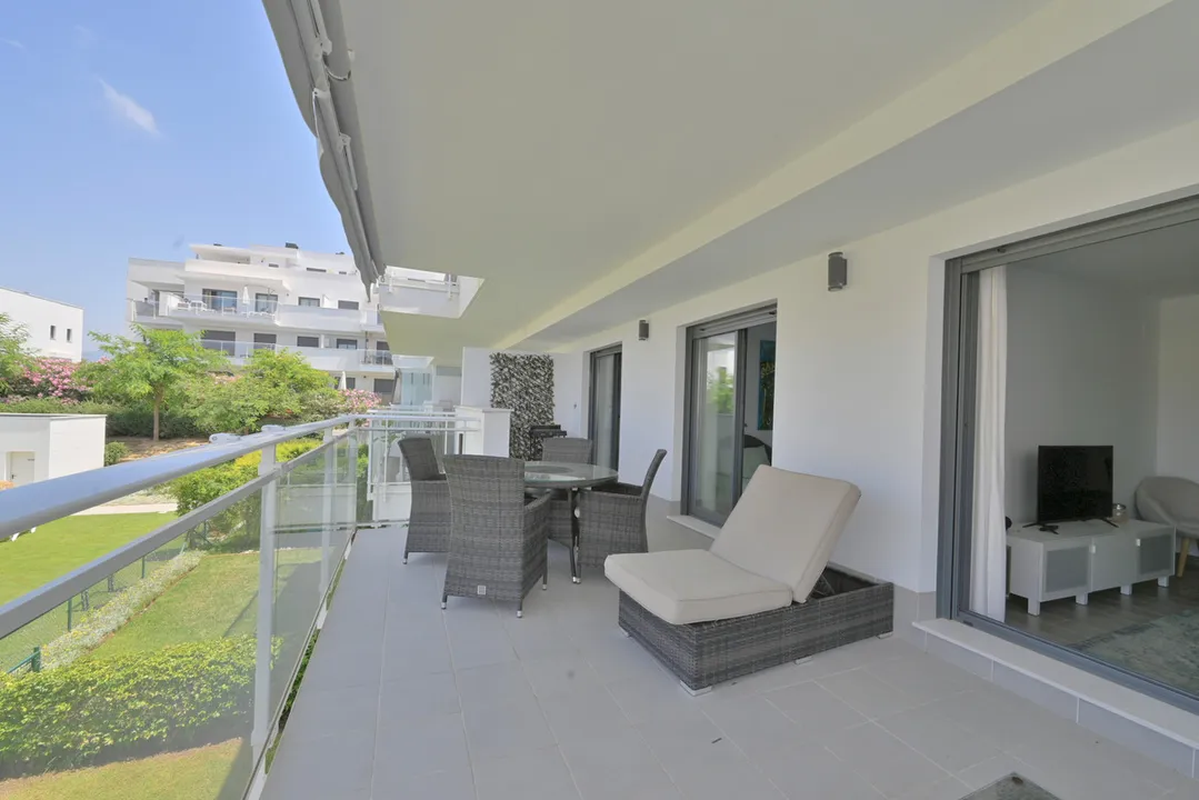 Modern Apartment with Terrace and Pool in La Cala de Mijas image 2