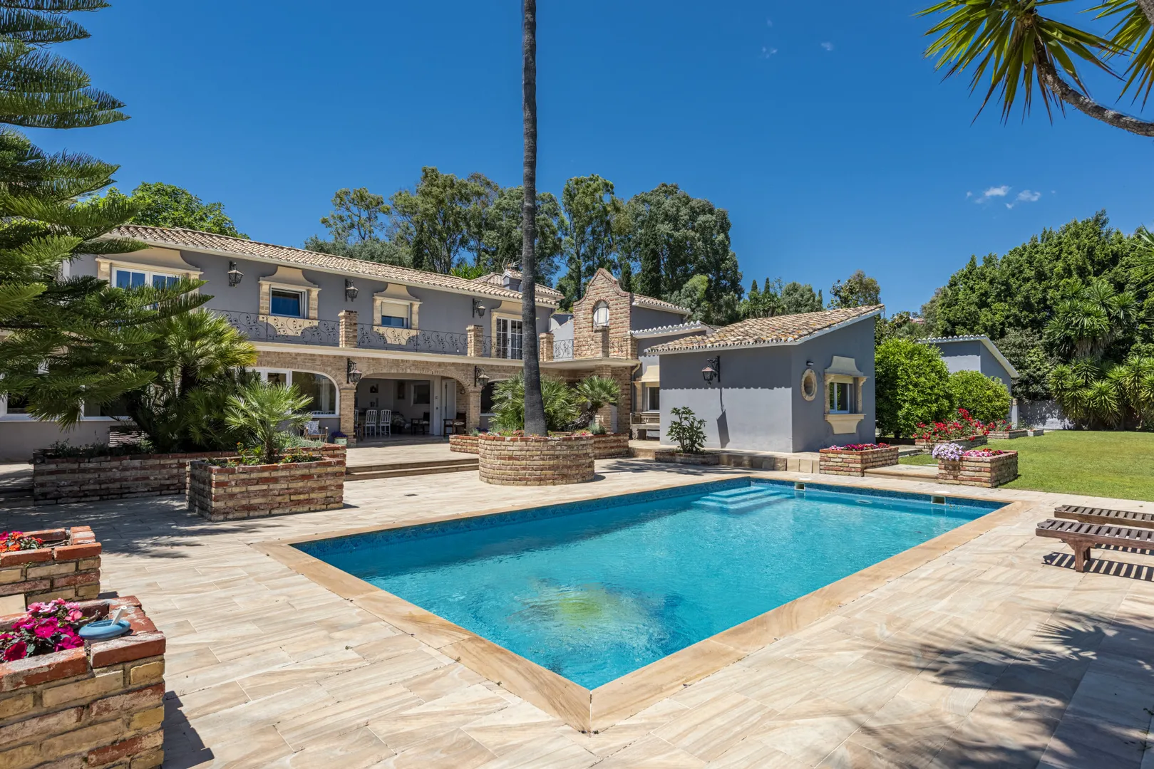 Imagen 1 de Luxury Family Villa with Patio and Spa in San Pedro de Alcántara