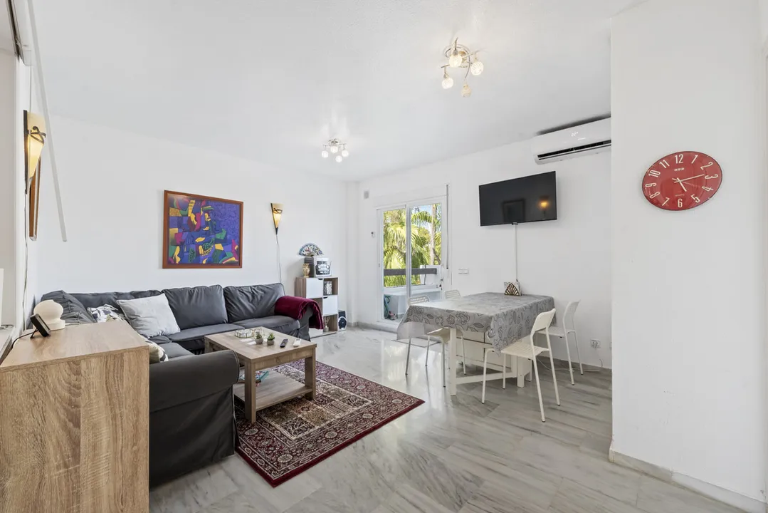 Duplex Penthouse Renovated in Riviera del Sol with Terrace and Pools image 2
