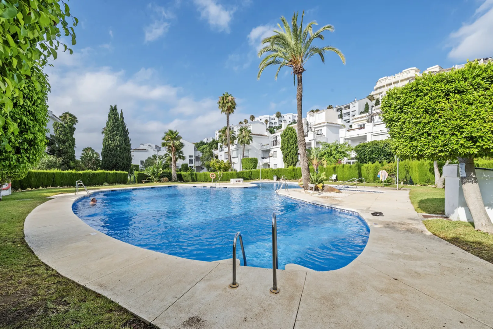 Ático Dúplex Reformado en Riviera del Sol con Terraza y Piscinas