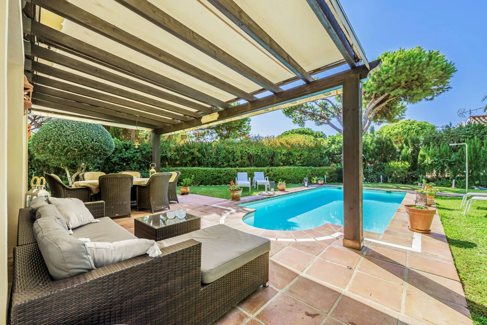Imagen 1 de Villa Espaciosa con Piscina en Calahonda