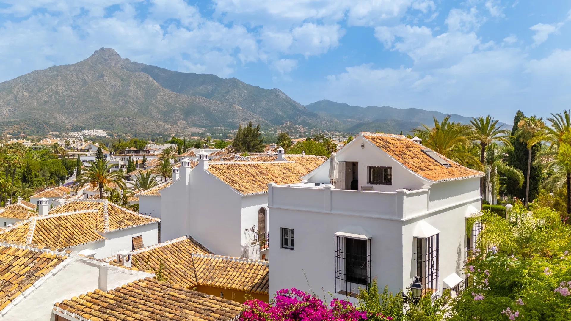 Encantadora Casa Andaluz en Lomas Pueblo, Marbella