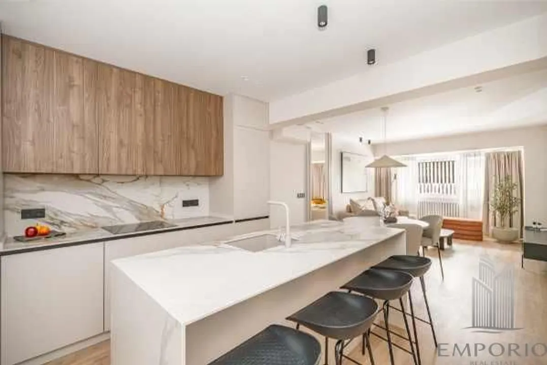 Reformed Elegance in Castelló, Castellana Neighborhood image 2