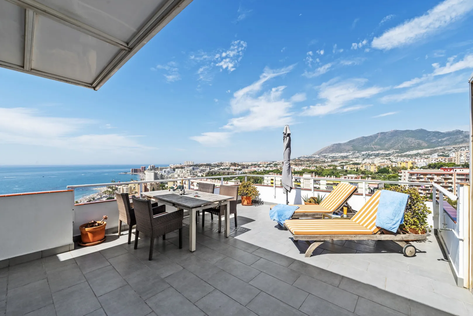 Imagen 1 de Ático con Terraza y Vistas en Benalmádena Costa