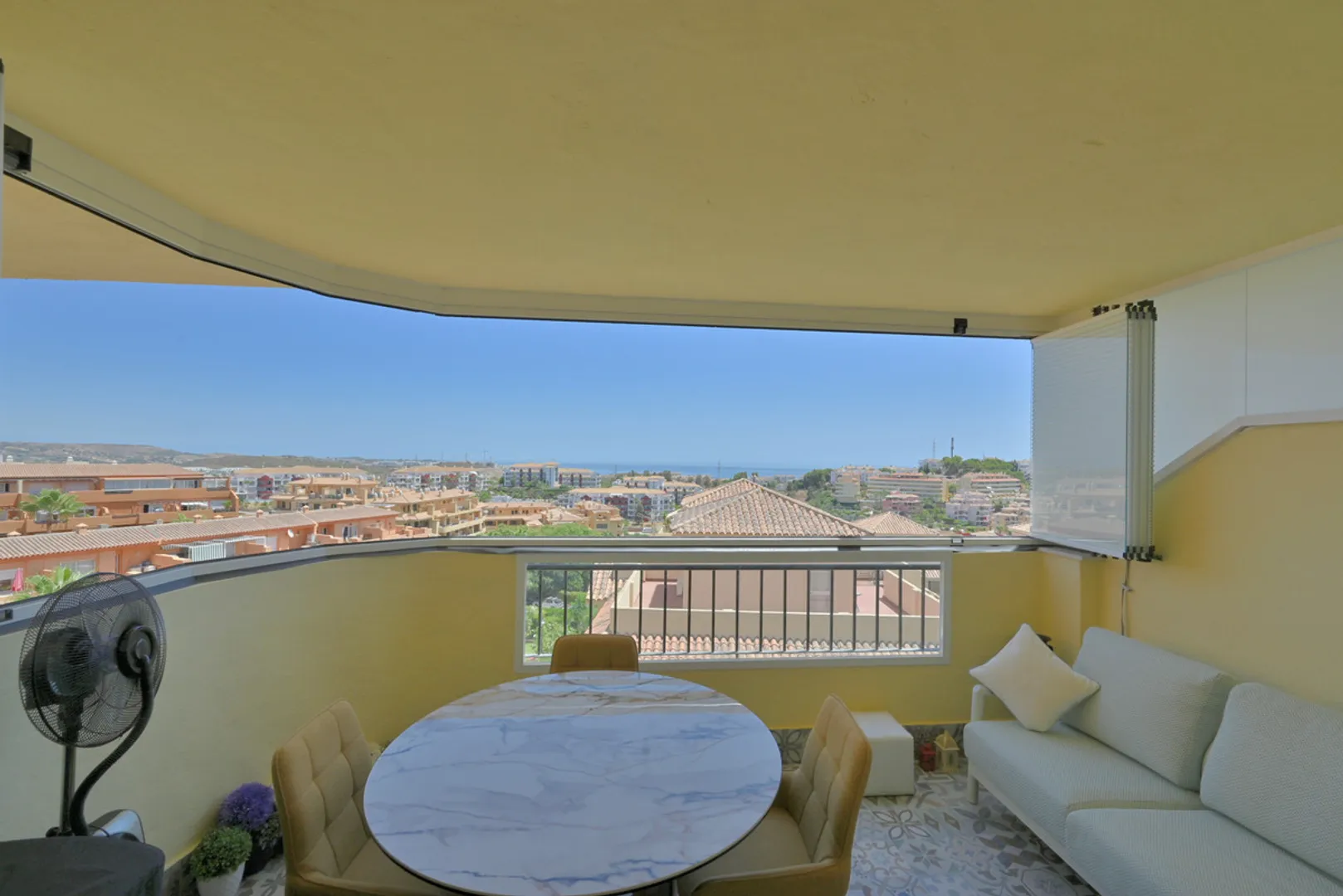 Espectacular Apartamento con Vistas en Riviera del Sol