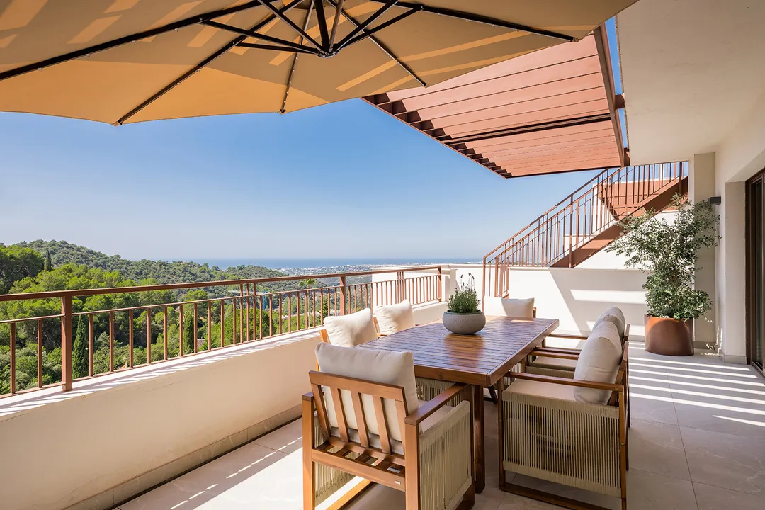 Duplex Penthouse with Panoramic Views in Almazara Hills image 0