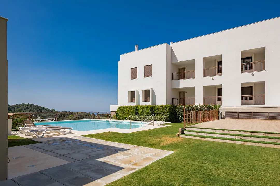 Duplex Penthouse with Panoramic Views in Almazara Hills image 2