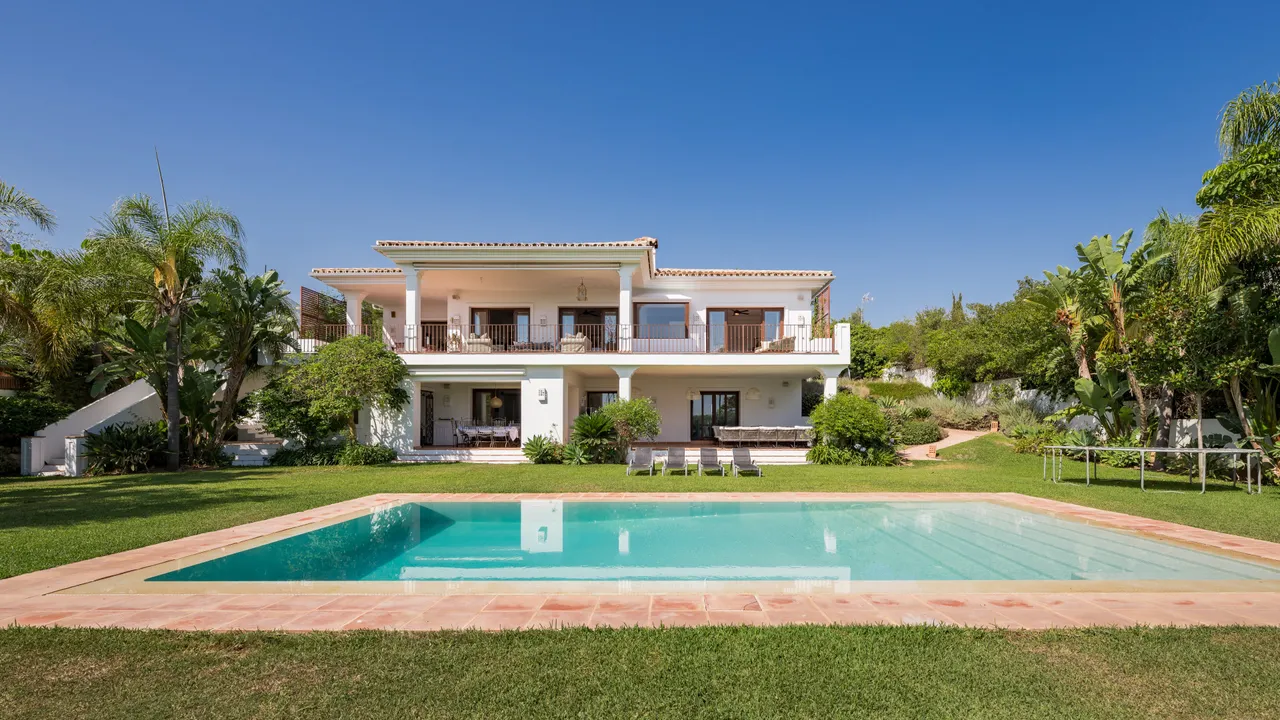 Luxury Villa with Sea Views in Marbella image 0