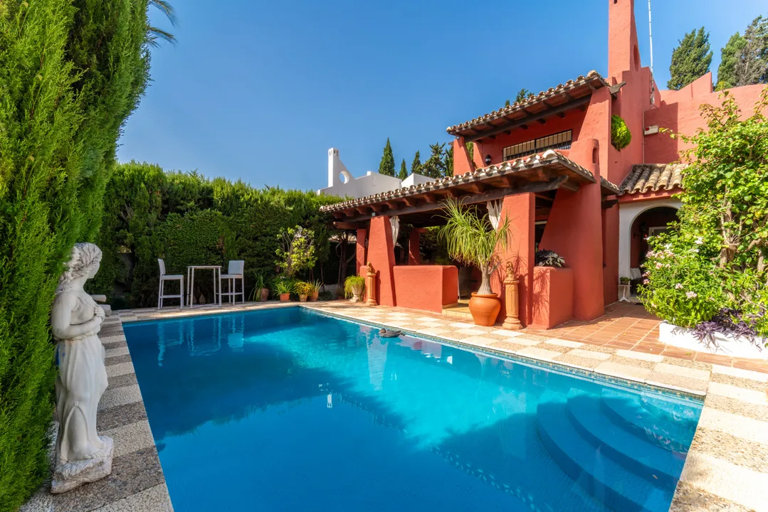 Villa Con Encanto Cerca de Servicios y Playa en Marbella image 0