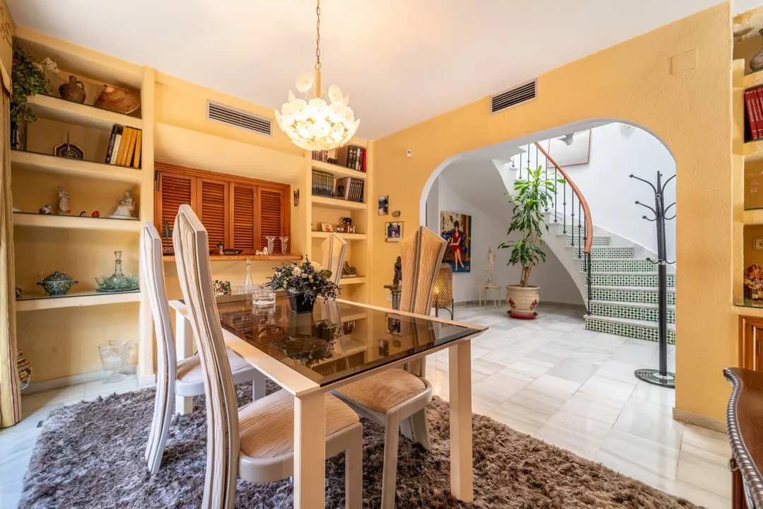 Villa Con Encanto Cerca de Servicios y Playa en Marbella image 2