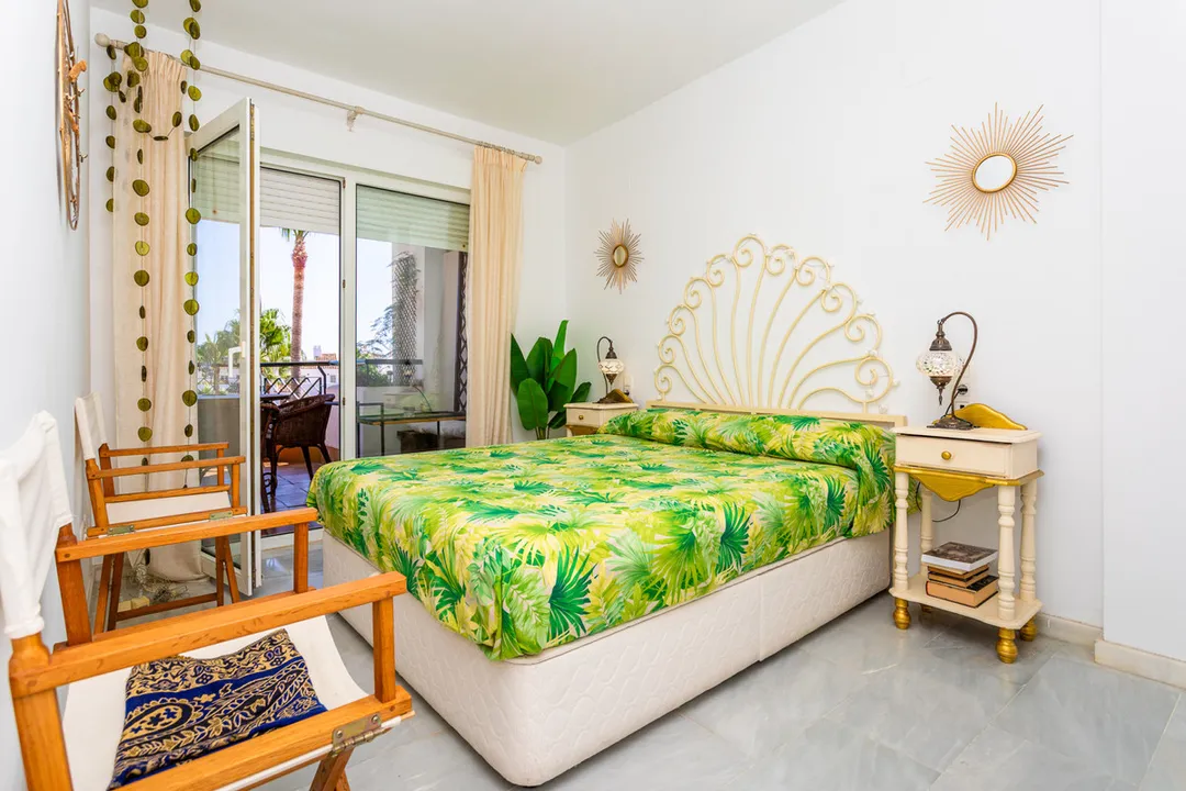 Coastal 1-Bedroom Apartment in Calahonda image 3