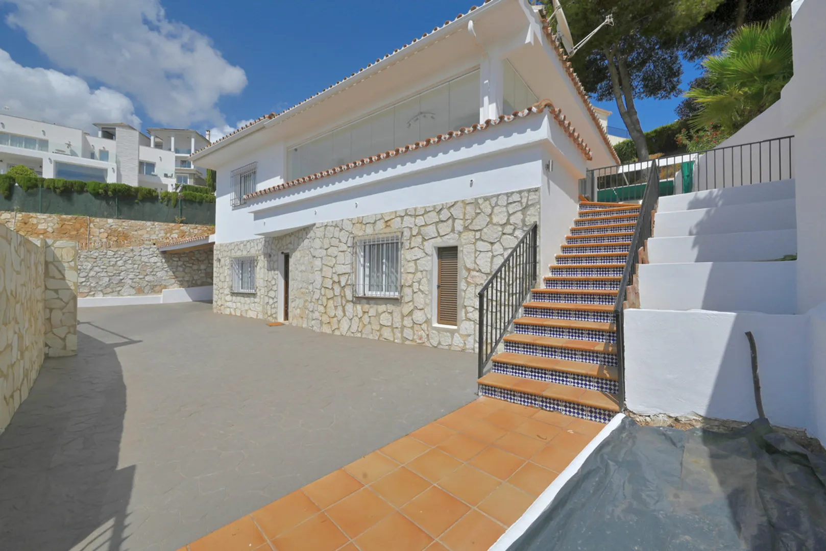 Villa Moderna con Terraza y Acceso a Playa en Riviera del Sol