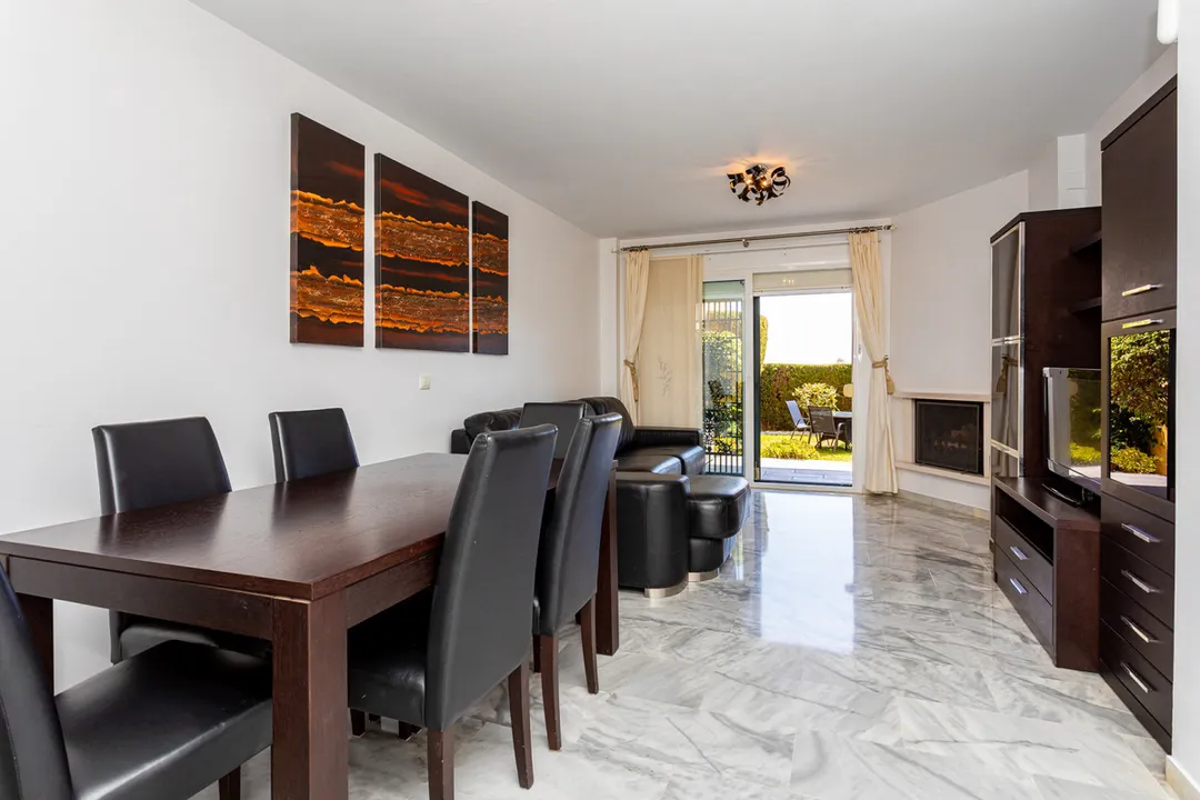 Corner Apartment with Sea Views in Riviera del Sol image 1