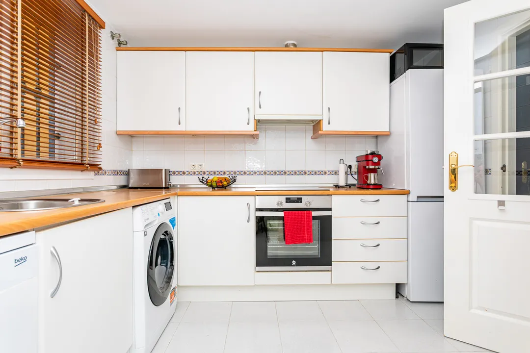 Corner Apartment with Sea Views in Riviera del Sol image 2