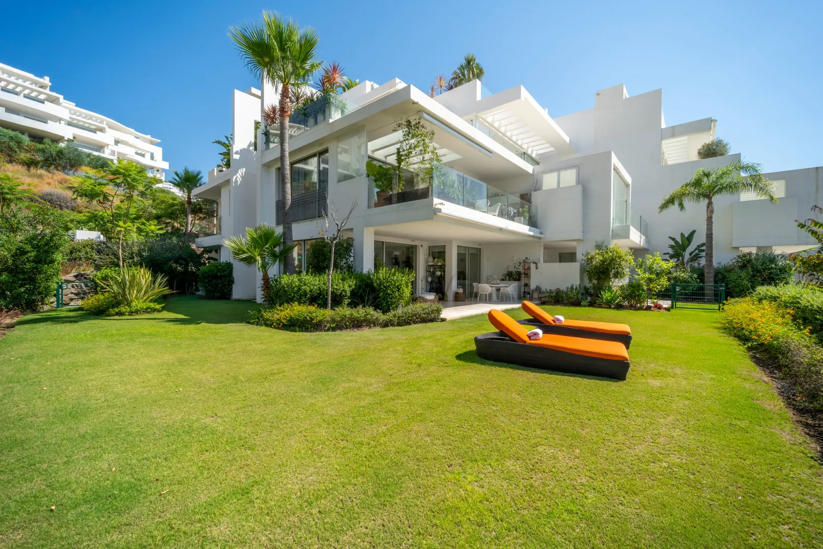 Imagen 1 de Exclusivo Apartamento en Palo Alto con Jardín Privado y Vistas al Mar