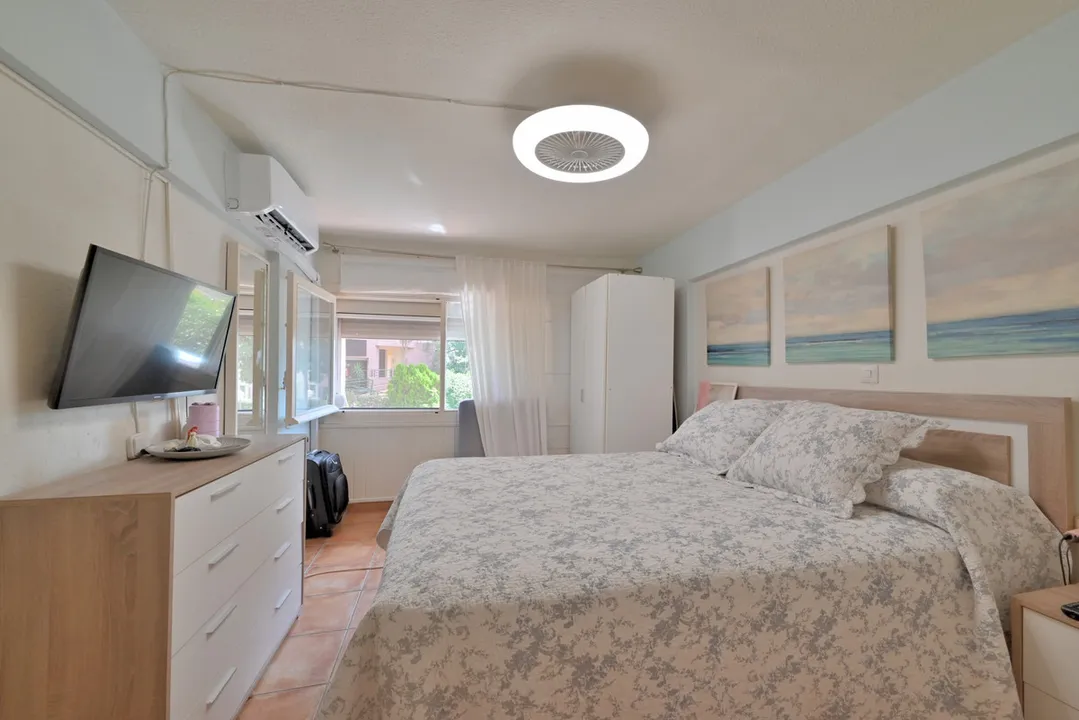 Apartamento Dúplex de 1 Dormitorio en el Corazón de Marbella image 2