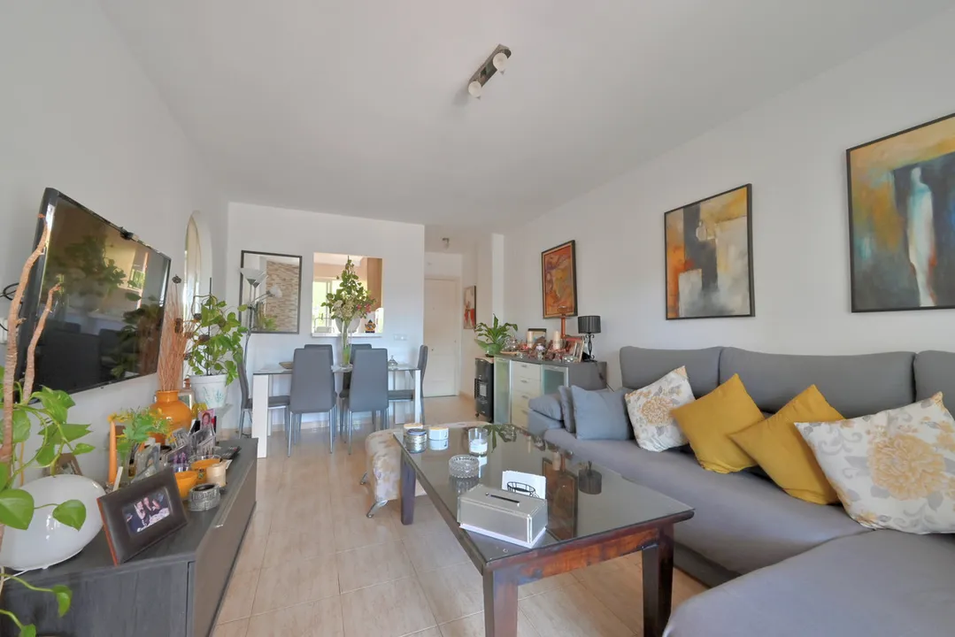 Apartamento de 1 Dormitorio a Pasos de la Playa en Calahonda image 2