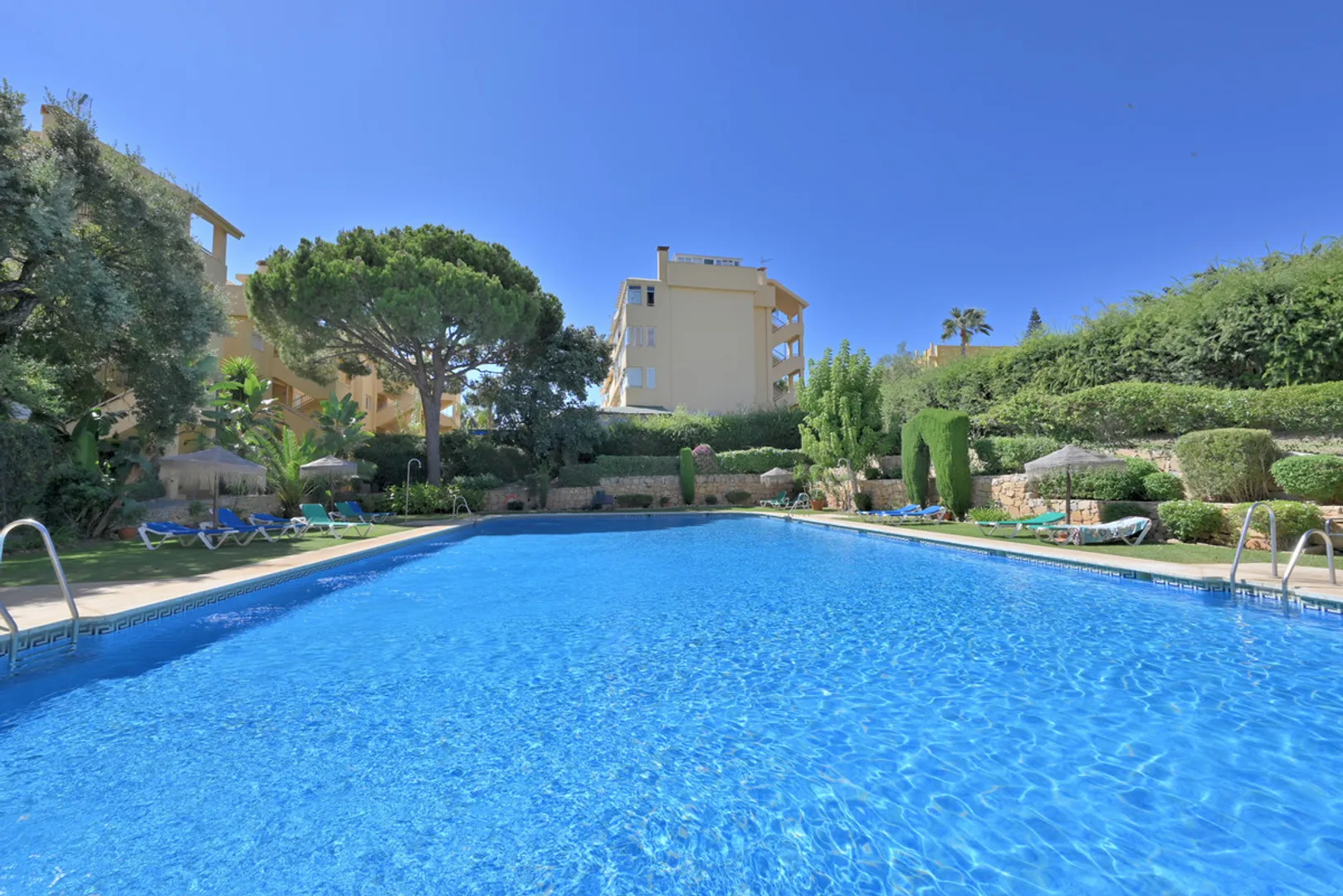 1-Bedroom Apartment Steps from the Beach in Calahonda