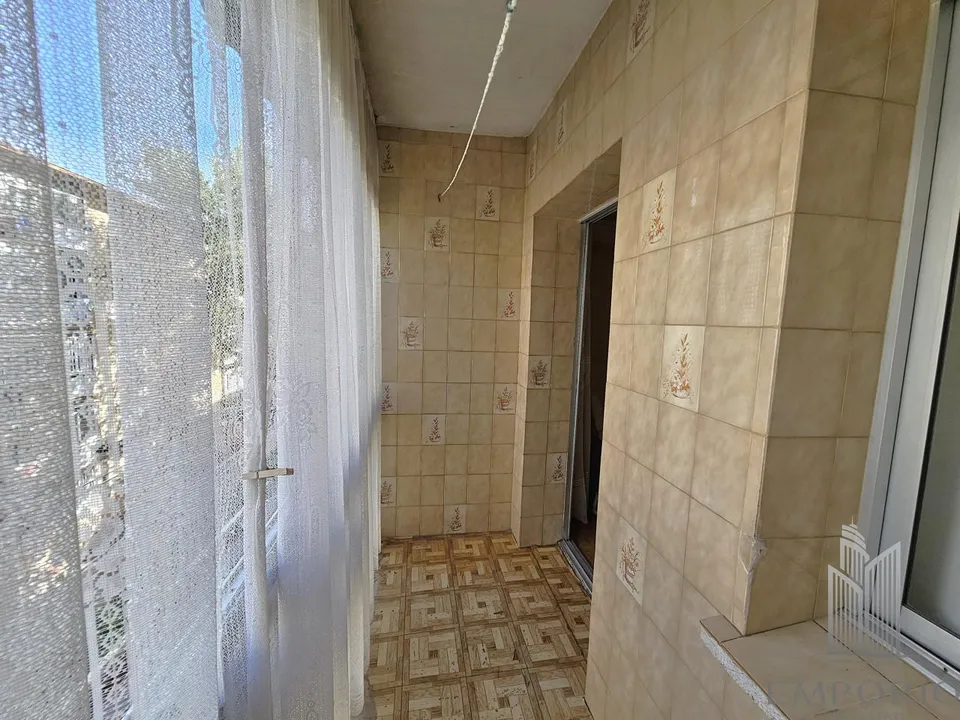 3-bedroom apartment with enclosed terrace and storage room in Palomeras Sureste image 2
