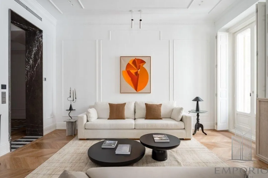 Timeless Luxury in the Heart of Madrid: Exclusive Residence on Barquillo image 1