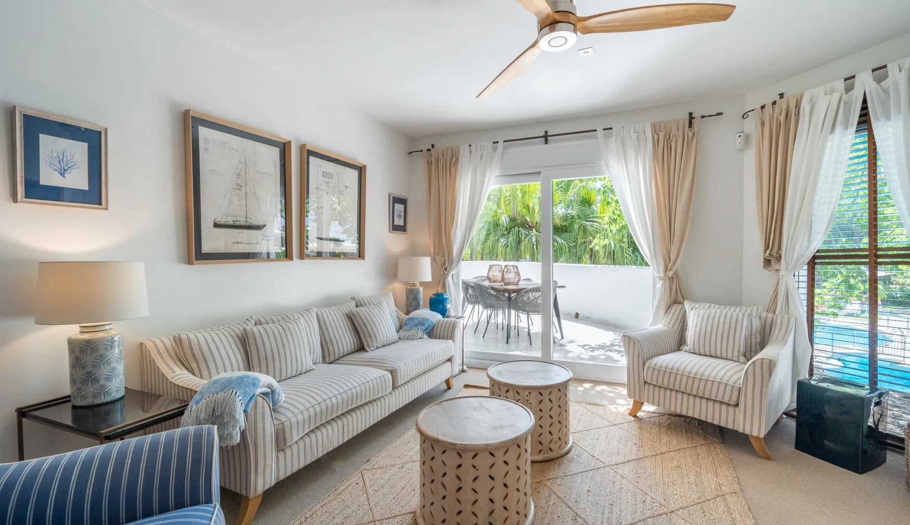 Duplex Penthouse Renovated in Elviria with Solarium Terrace and Sea Views