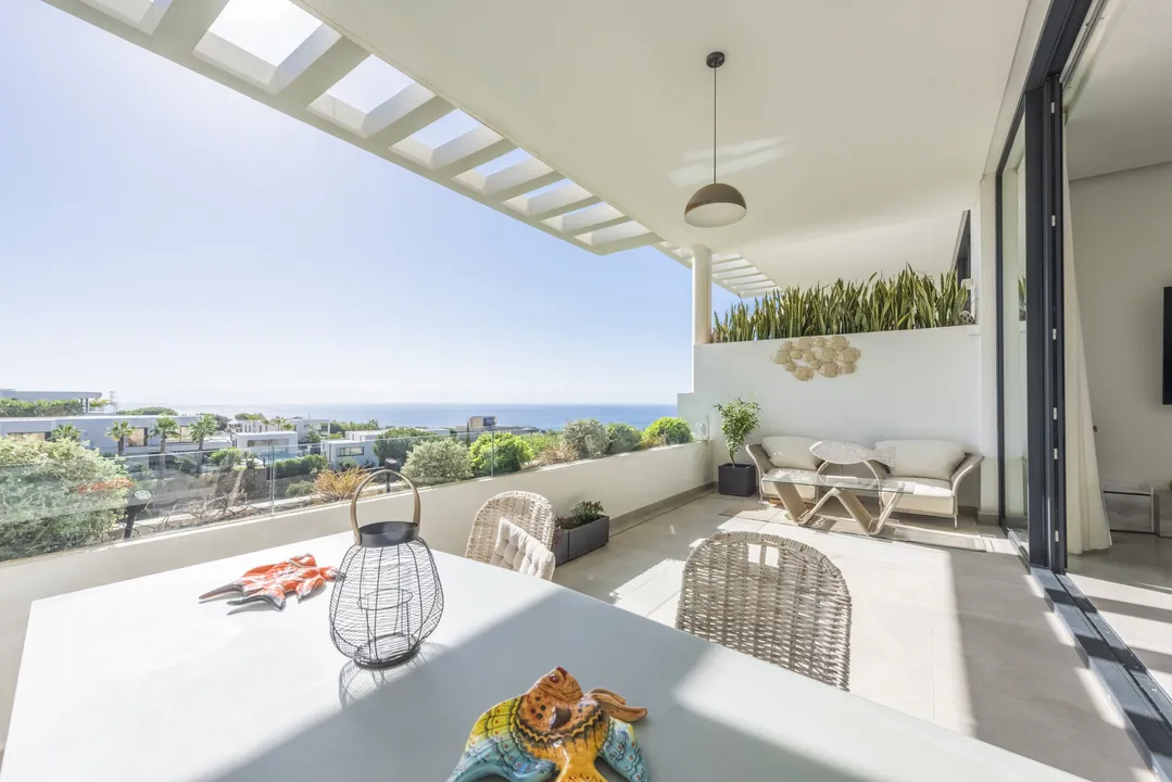 Luxury Corner Townhouse in Cabopino with Sea Views image 0