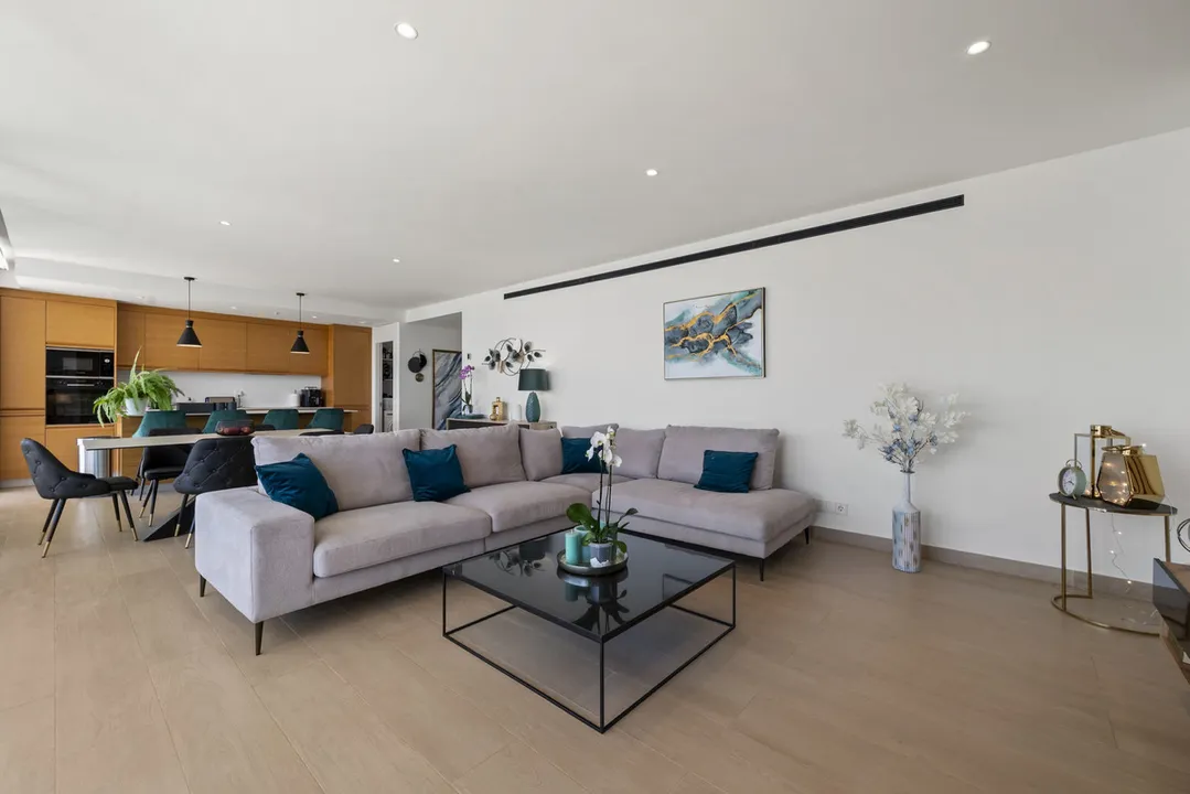 Exclusivo Apartamento de 3 Dormitorios en Reserva del Higuerón image 2