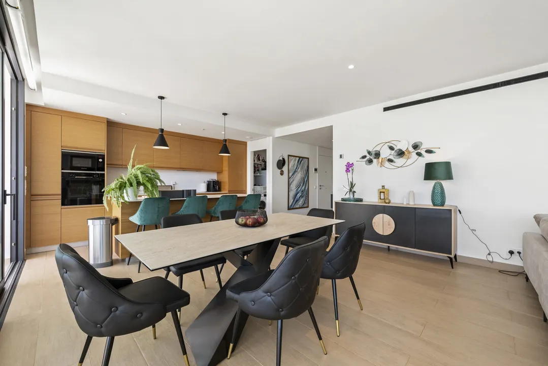 Exclusivo Apartamento de 3 Dormitorios en Reserva del Higuerón image 3