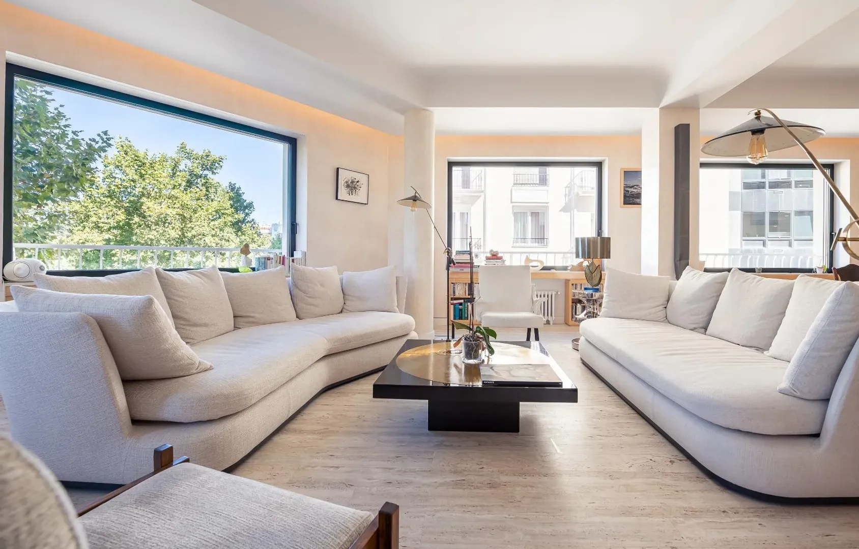 Menendez Pelayo Street, D I
