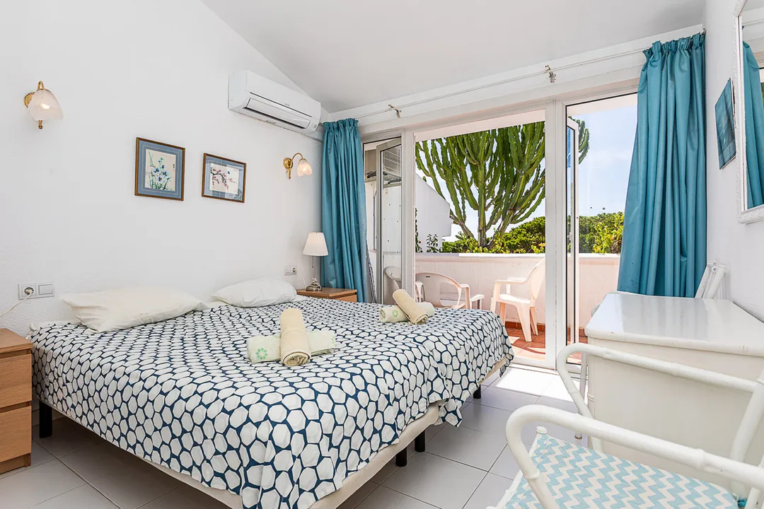 Charming townhouse with 3 bedrooms in Calahonda, close to the beach and amenities image 3