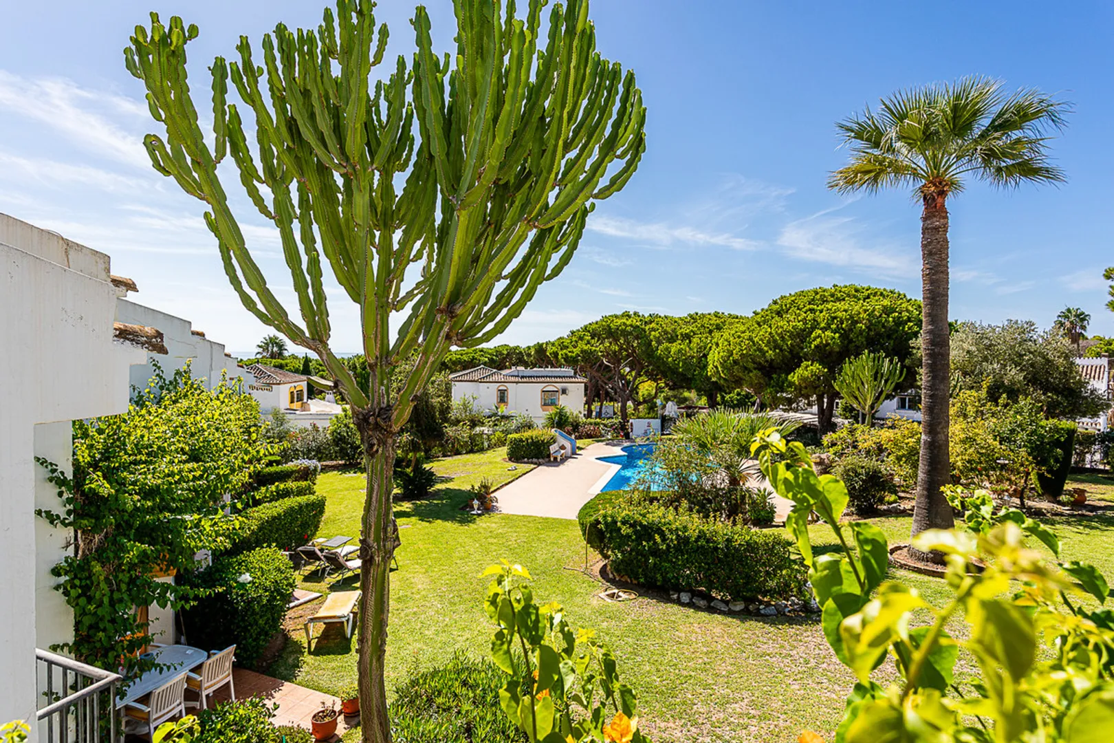 Charming townhouse with 3 bedrooms in Calahonda, close to the beach and amenities