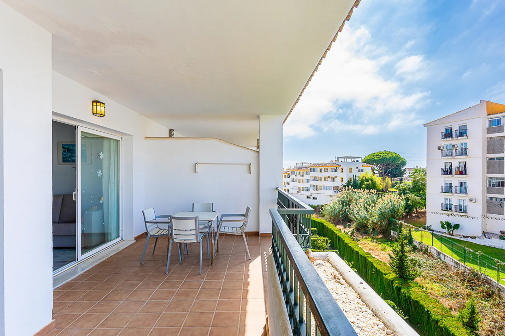 Moderno Apartamento de 2 Dormitorios con Terraza y Vistas