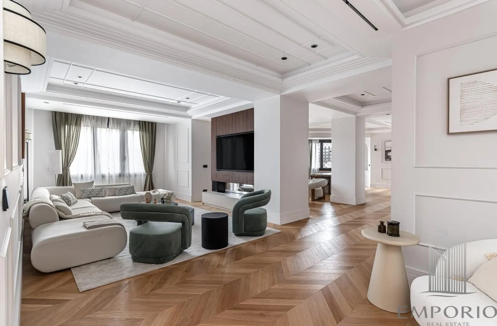 Lujo y Vanguardia a Estrenar: Exclusivo Piso Esquina de 431 m² en Salamanca