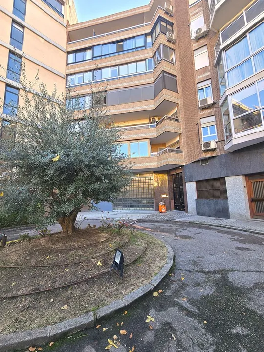 Cristo Rey – Very bright apartment with a terrace and a parking space image 1