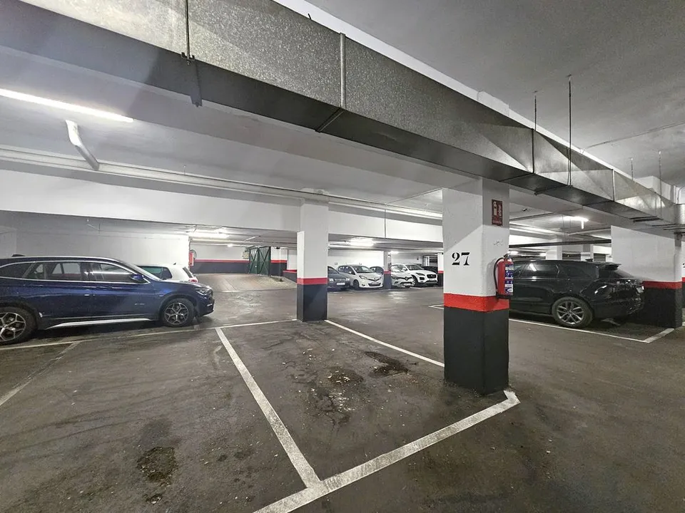 Cristo Rey – Very bright apartment with a terrace and a parking space image 2